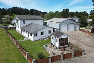 410 Park Ave, Lakeside, OR 97449 - Photo 1