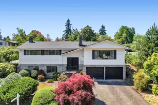 17435 Crownview Dr, Gladstone, OR 97027 - Photo 1