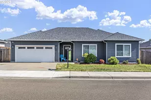 360 NE Rose Ridge Dr, Winston, OR 97496 - Photo 1