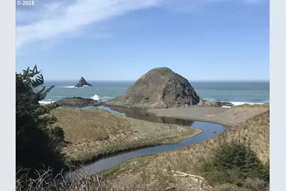 690 King St #3, Port Orford, OR 97465 - Photo 1