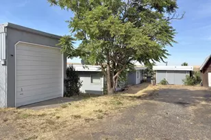 40 NE Mt Hebron Dr, Pendleton, OR 97801 - Photo 1