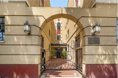 2829 SE Belmont St #205, Portland, OR 97214 - Photo 1