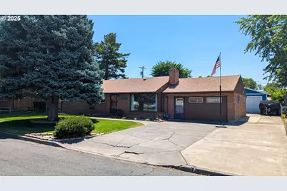 4038 SW Perkins Ave, Pendleton, OR 97801 - Photo 1