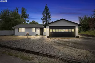 144 Peppertree Ct, Roseburg, OR 97471 - Photo 1