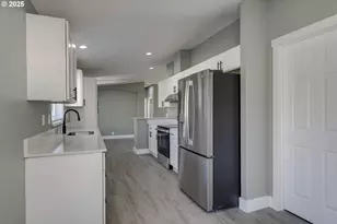 911 York St, Aumsville, OR 97325 - Photo 9