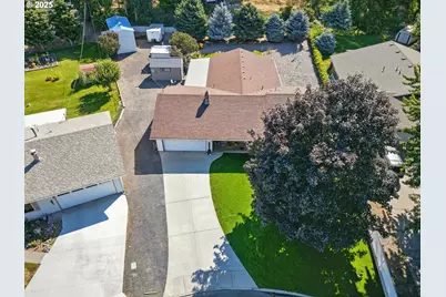 1374 SW 39th St, Pendleton, OR 97801 - Photo 1