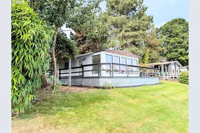 2371 N Menzies Ct, Portland, OR 97217 - Photo 1