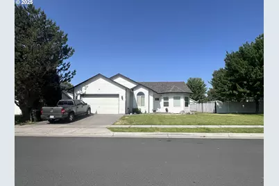 149 NE 11th Pl, Hermiston, OR 97838 - Photo 1