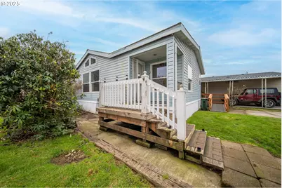 1413 Hawthorne Ave, Reedsport, OR 97467 - Photo 1
