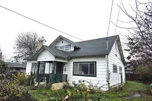 450 E 3rd Ave, Riddle, OR 97469 - Photo 1