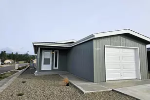5299 Maple St, Florence, OR 97439 - Photo 1