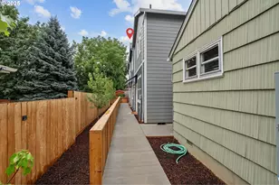 7824 SE Salmon St, Portland, OR 97215 - Photo 1
