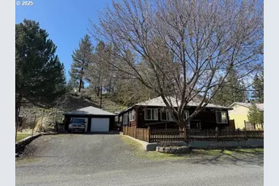 207 N Humbolt St, Canyon City, OR 97820 - Photo 1