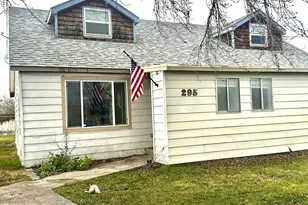 295 NE Ninth St, Irrigon, OR 97844 - Photo 1