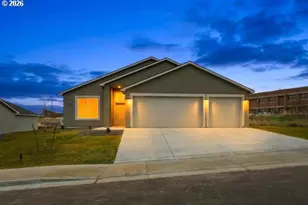 1327 SE 9th St, Hermiston, OR 97838 - Photo 1