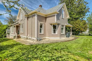 644 4th St, Myrtle Point, OR 97458 - Photo 1