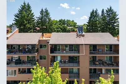 213 Oswego Summit #BLDG25, Lake Oswego, OR 97035 - Photo 1
