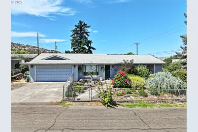 1105 Blakely Way, The Dalles, OR 97058 - Photo 1