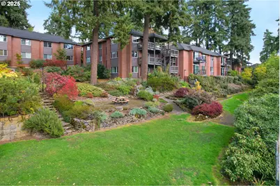 222 Ridgeway Rd, Lake Oswego, OR 97034 - Photo 1