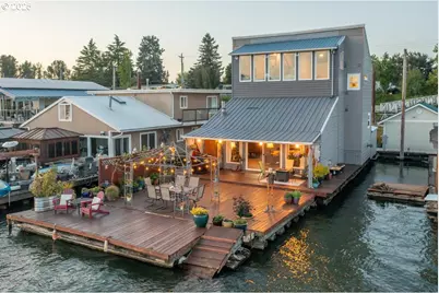 1975 N Jantzen Ave #1975, Portland, OR 97217 - Photo 1