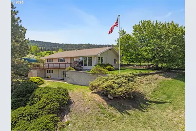 708 S 12th St, La Grande, OR 97850 - Photo 1