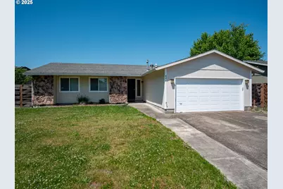 841 NE Kathryn St, Hillsboro, OR 97124 - Photo 1