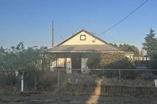 110 N Maple St, Canby, OR 97013 - Photo 1