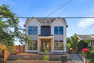 1216 SE Center St, Portland, OR 97202 - Photo 1