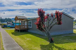 1314 Bothwick St, Myrtle Point, OR 97458 - Photo 1