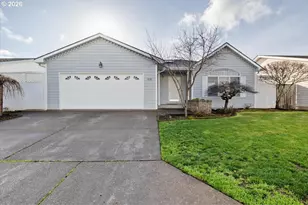 4240 NE Paintbrush Ct, Salem, OR 97305 - Photo 1