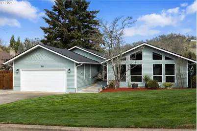 1881 NW Excello Dr, Roseburg, OR 97471 - Photo 1