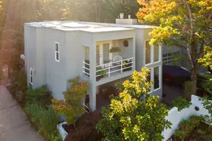 2904 SE Berkeley Pl, Portland, OR 97202 - Photo 1