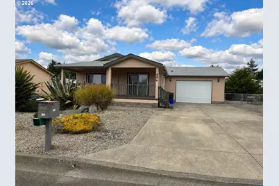 926 Fulton Ave, Coos Bay, OR 97420 - Photo 1