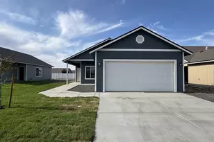 371 Michelle Ave, Umatilla, OR 97882 - Photo 1