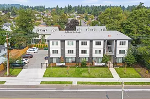 10985 E Burnside St, Portland, OR 97216 - Photo 1