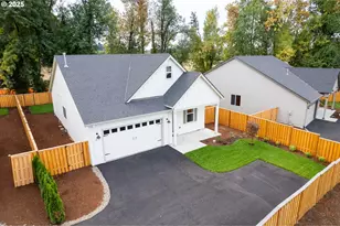855 Oakleaf Wy, Silverton, OR 97381 - Photo 1
