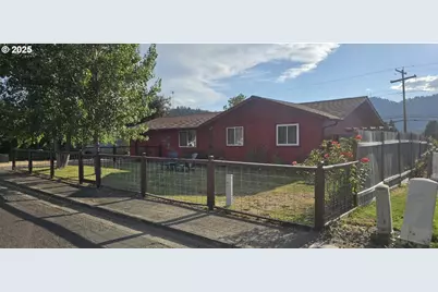 208 NE Darcie Way, Myrtle Creek, OR 97457 - Photo 1