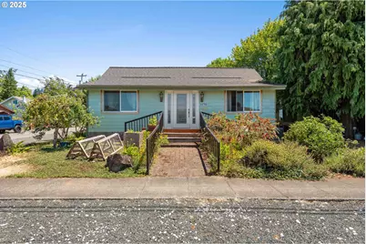 1096 N Elliott St, Coquille, OR 97423 - Photo 1