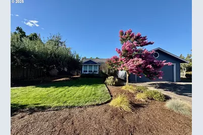 757 Arcadia Dr, Eugene, OR 97401 - Photo 1