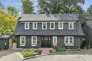 2950 SW Bennington Dr, Portland, OR 97205 - Photo 1