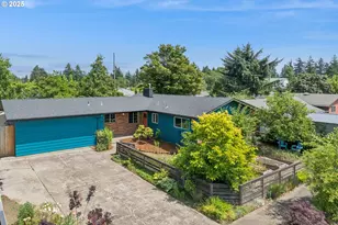 324 NE 108th Pl, Portland, OR 97220 - Photo 1