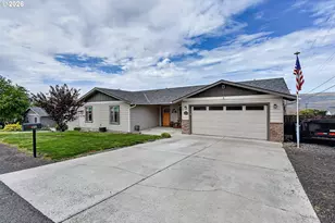 2325 E 16th St, The Dalles, OR 97058 - Photo 1