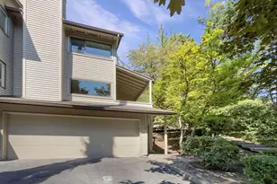 3101 McNary Parkway, Lake Oswego, OR 97035 - Photo 1