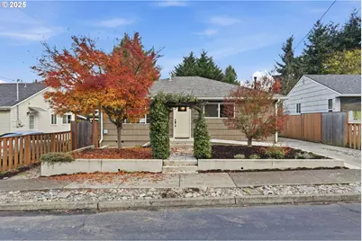 8502 N Hamlin Ave, Portland, OR 97217 - Photo 1