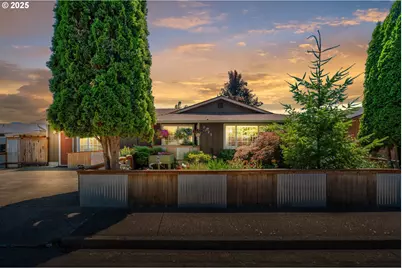 2123 Carver St, Cottage Grove, OR 97424 - Photo 1