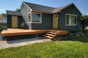 328 N Quincy Ave, Hines, OR 97738 - Photo 1