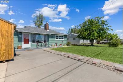 1613 SW Hailey Ave, Pendleton, OR 97801 - Photo 1