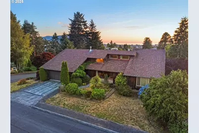 162 Hemlock St, Seaside, OR 97138 - Photo 1