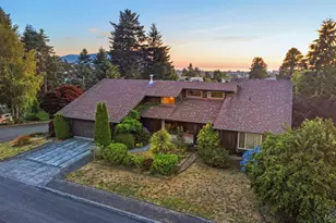 162 Hemlock St, Seaside, OR 97138 - Photo 1