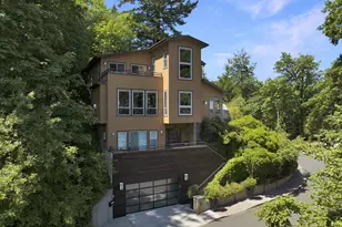 2922 NW Fairfax Terrace, Portland, OR 97210 - Photo 1